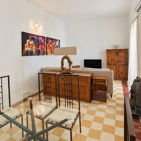 Bright 3 Bed, 3 Bath Seaside * Sliema